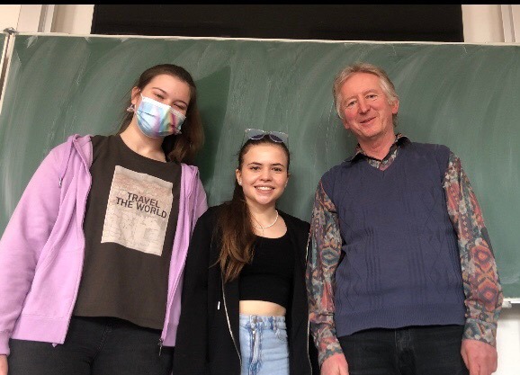 Tak co by ti studenti tak o mně chtěli vědět? Ne počkat, otázka je, co já chci, aby studenti&nbsp;věděli.