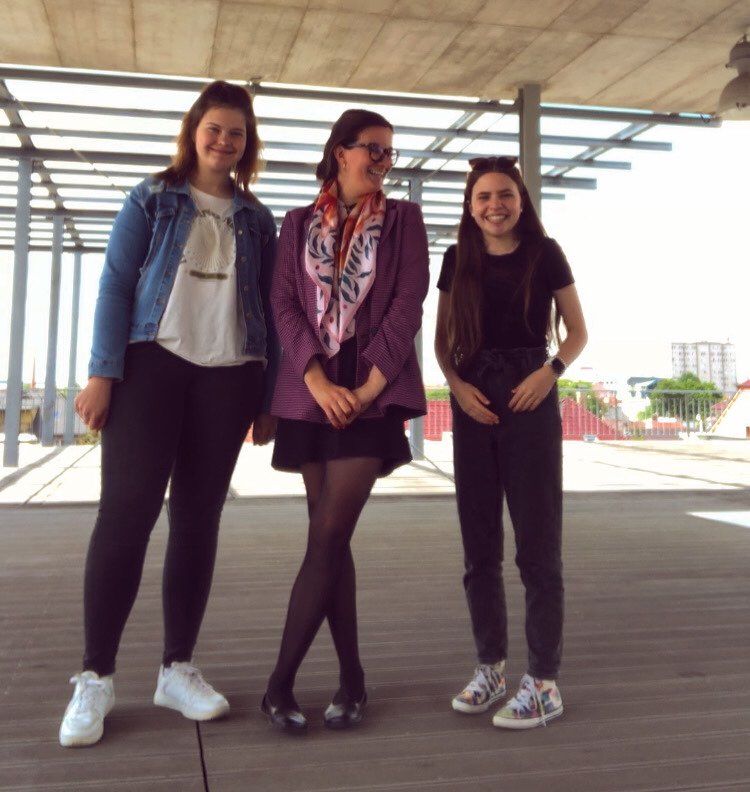 Babi, začni mi prosím schovávat pecky&nbsp;avokáda