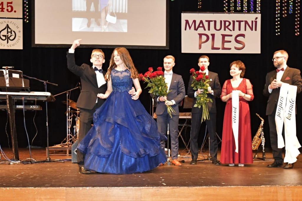 Inside jokes, alkohol a Škoda lásky. Co dalšího přinesl letošní&nbsp;maturák?