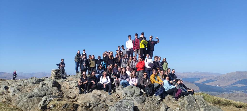 Skotsko překvapilo slunečným počasím i „horou&nbsp;papírů“